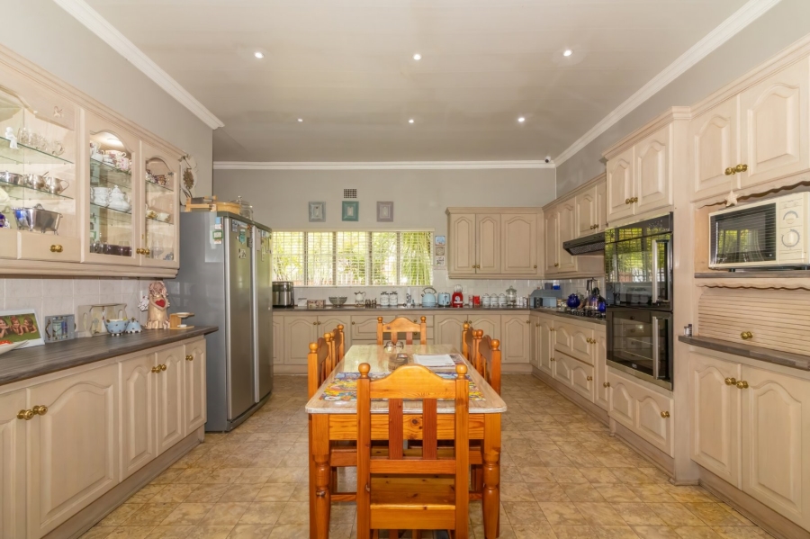 4 Bedroom Property for Sale in Wilgenhof Free State